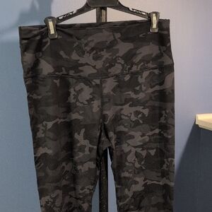 Black Camouflage Leggings XL
